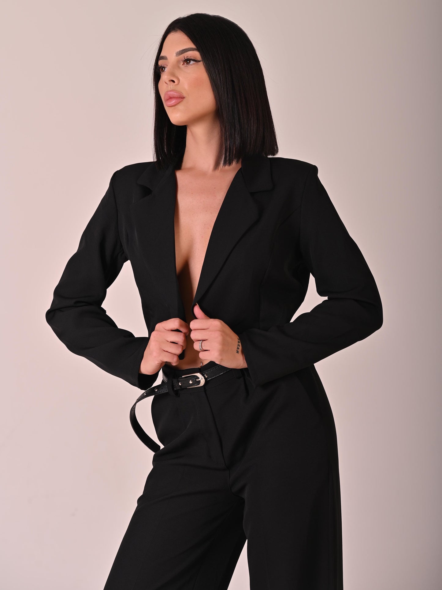 Completo giacca crop e pantalone